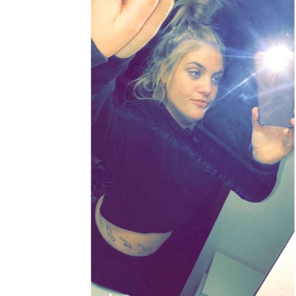 Meet your Posher, Amanda - Picture 1 of 1